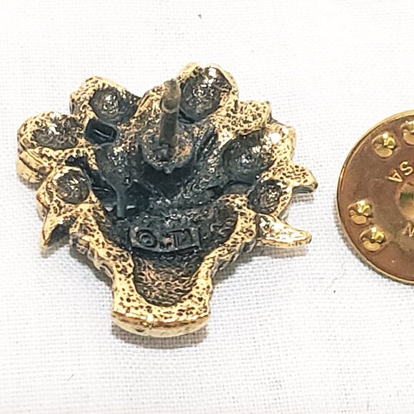 Basket Of Flowers Bouquet Lapel Pin Metal 3/4" Marked CTA - Picture 4 of 4